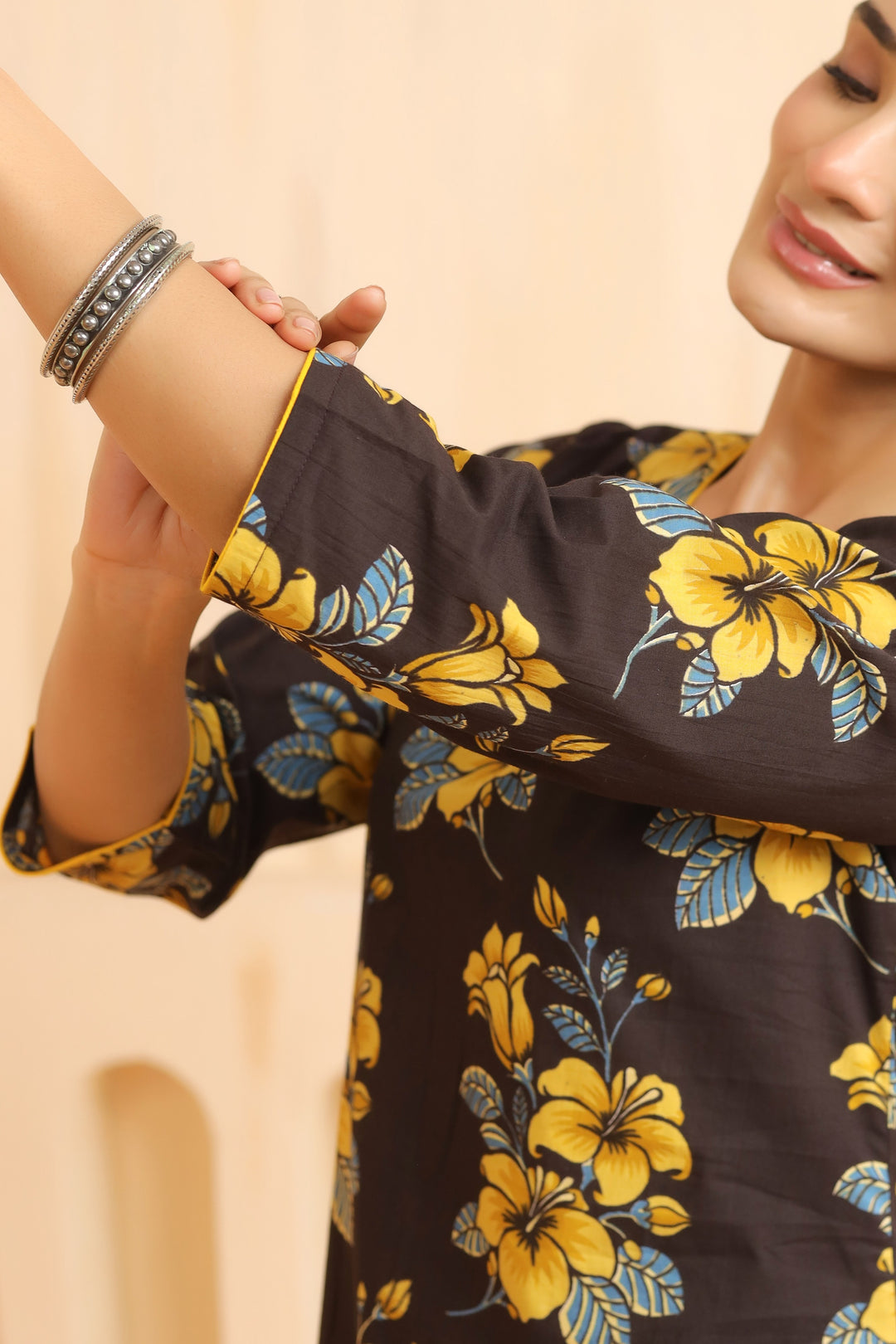 Alaani Black Cotton Kurta