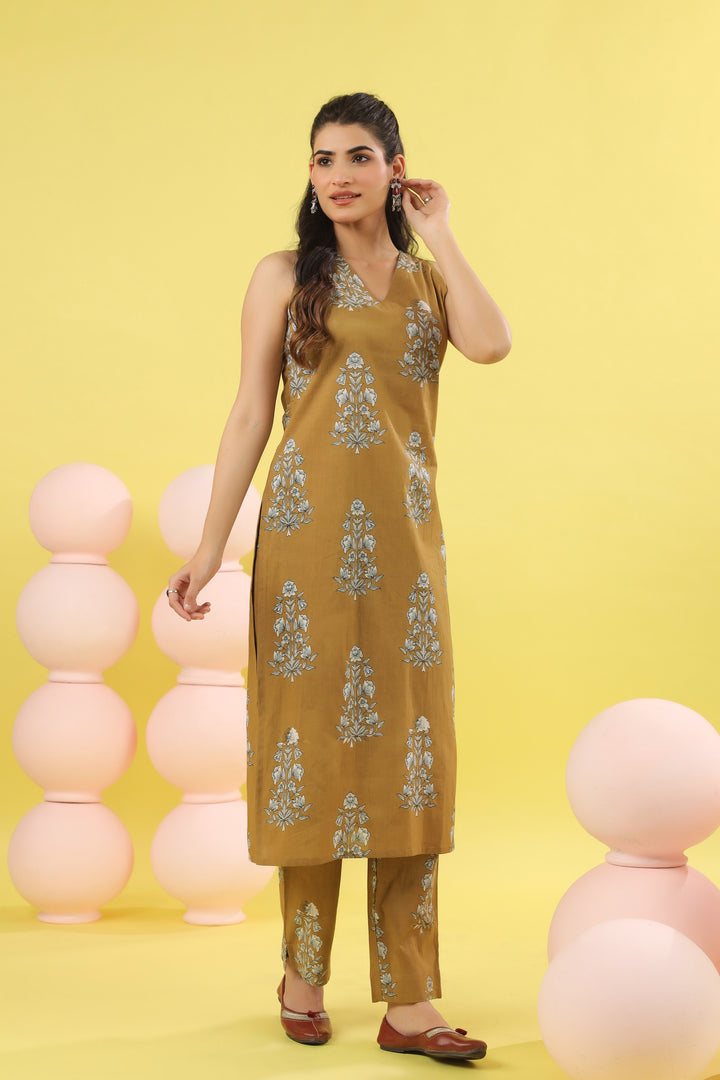 Beige Sleeveless Cotton Set
