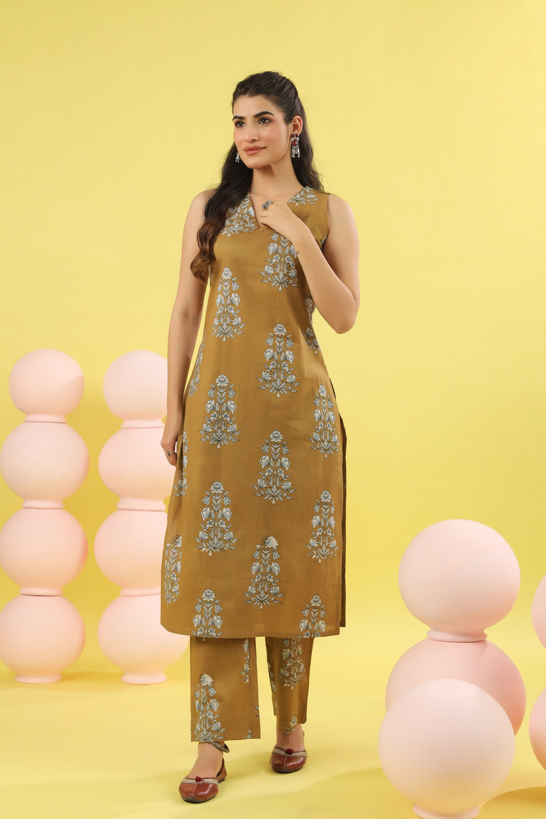 Beige Sleeveless Cotton Set