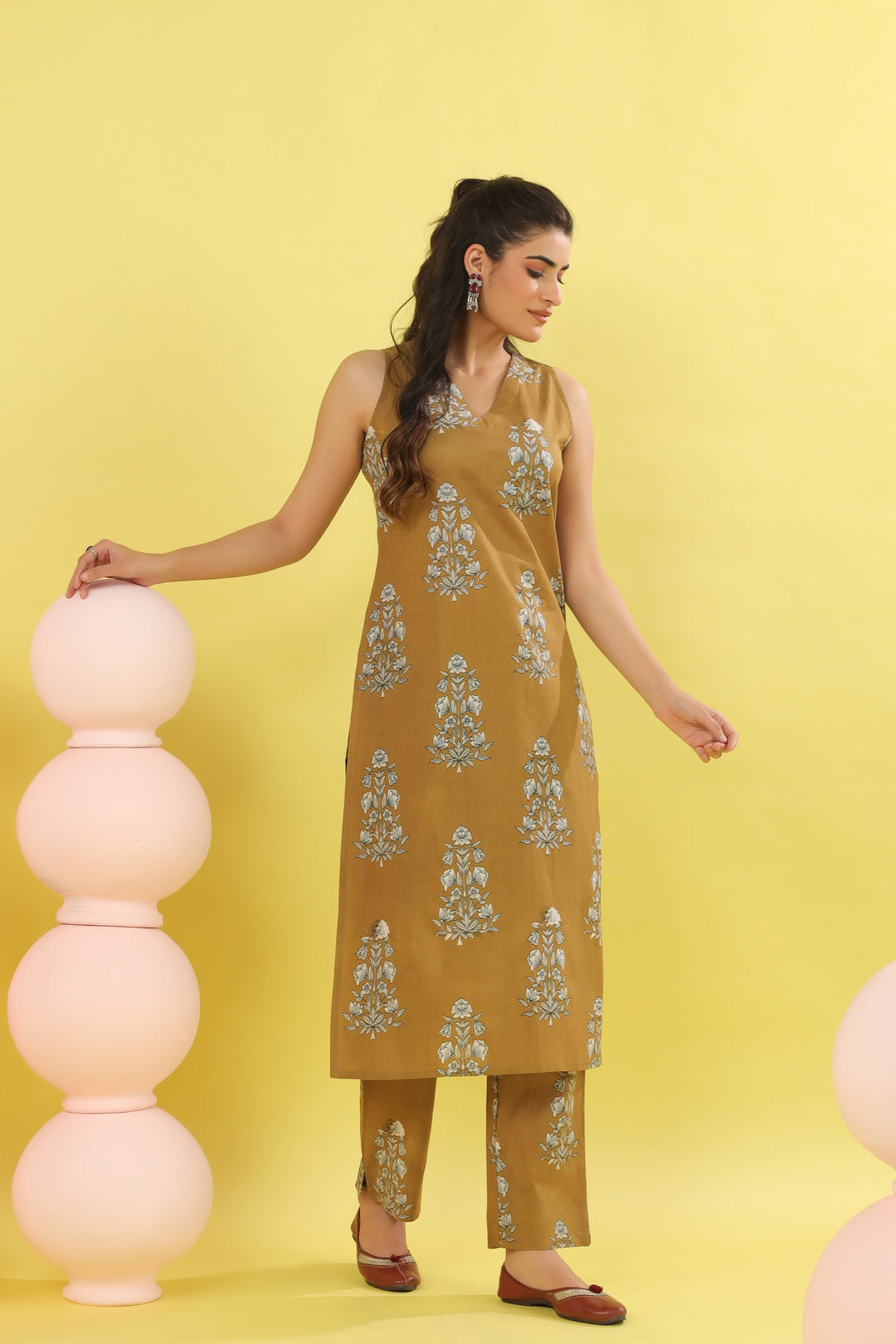 Beige Sleeveless Cotton Set