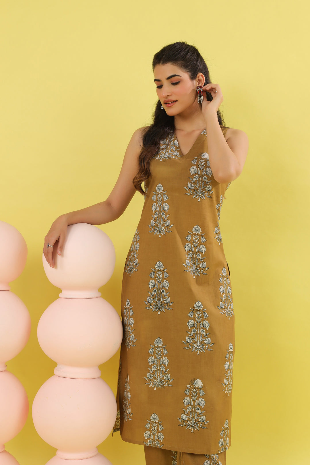 Beige Sleeveless Cotton Set