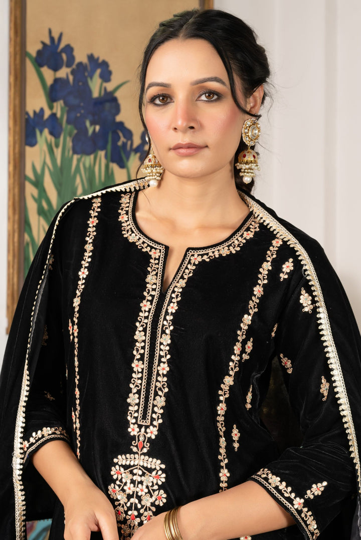 Black Aathiya Marodi Velvet Suit