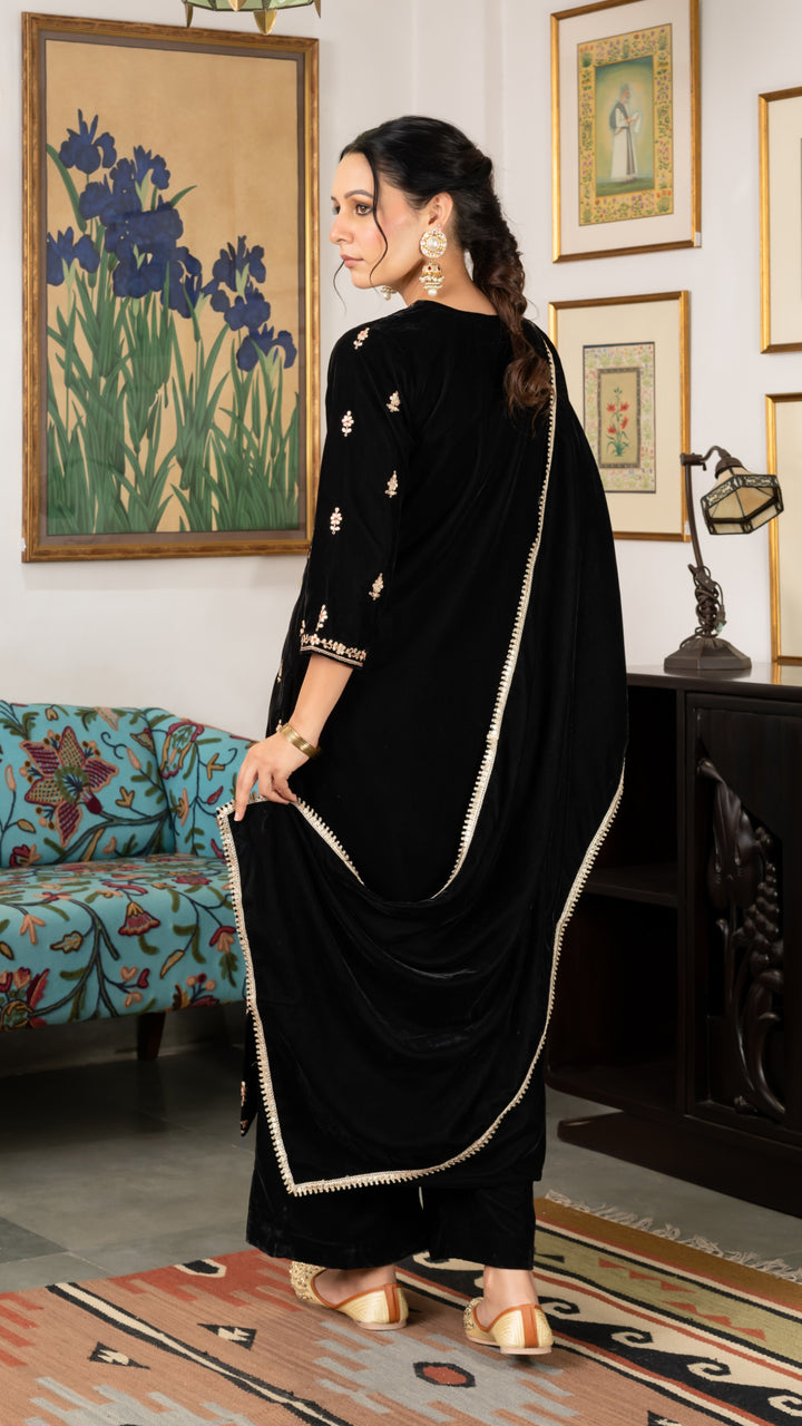 Black Aathiya Marodi Velvet Suit