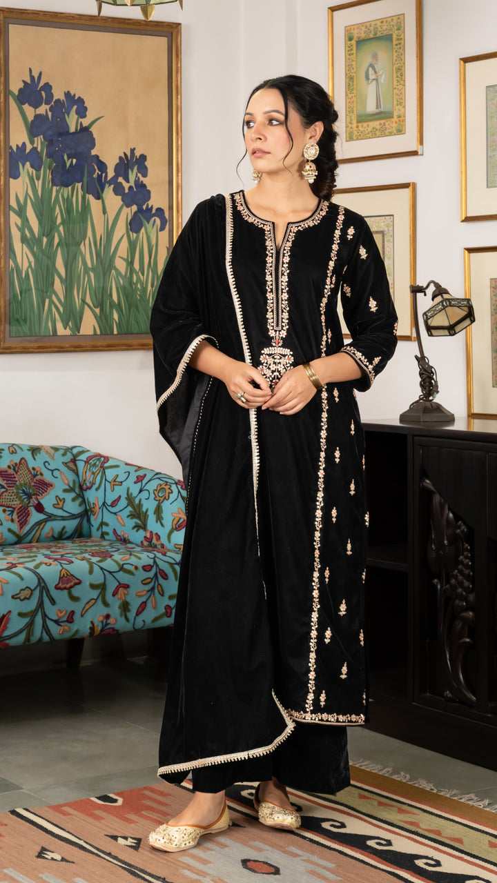Black Aathiya Marodi Velvet Suit
