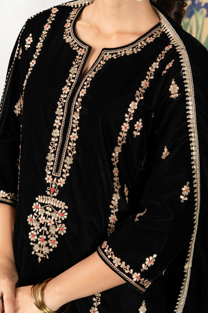 Black Aathiya Marodi Velvet Suit