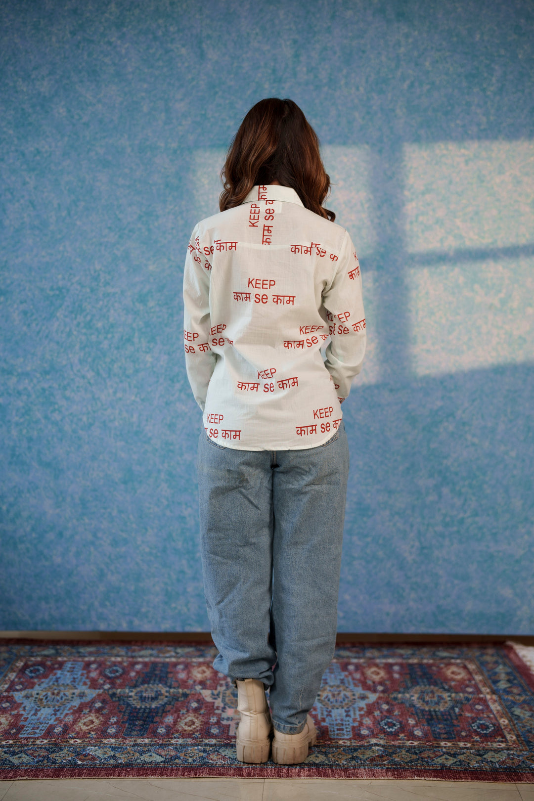 White "keep kaam se kaam" cotton shirt