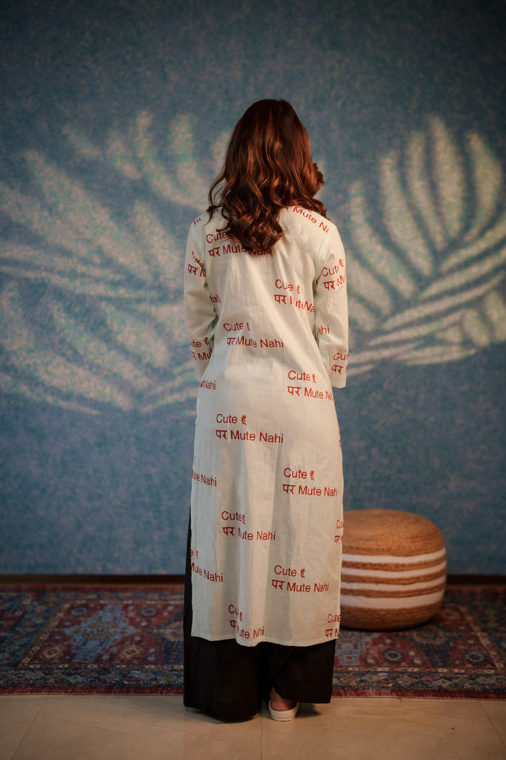 Kurta White "main apni favourite hun"