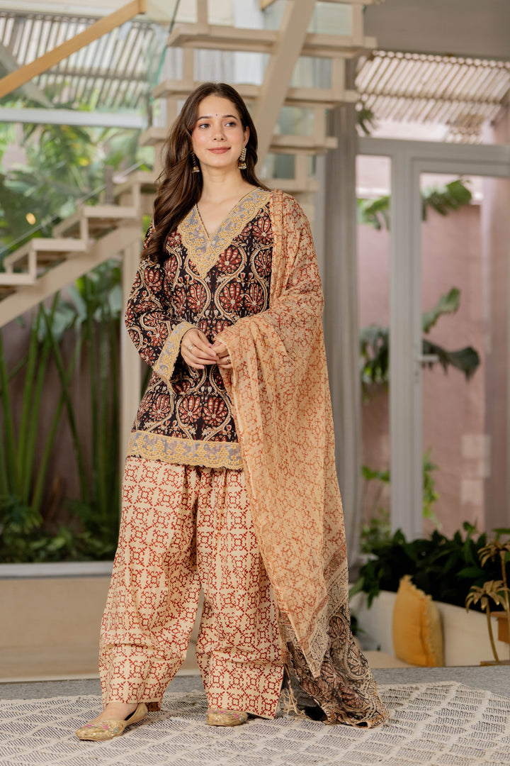 Kumari Black Farshi Set