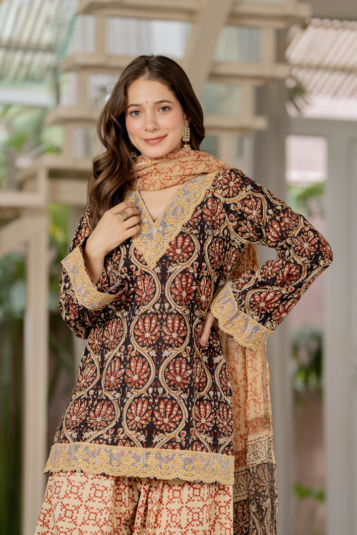 Kumari Black Farshi Set