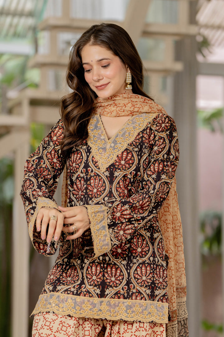 Kumari Black Farshi Set