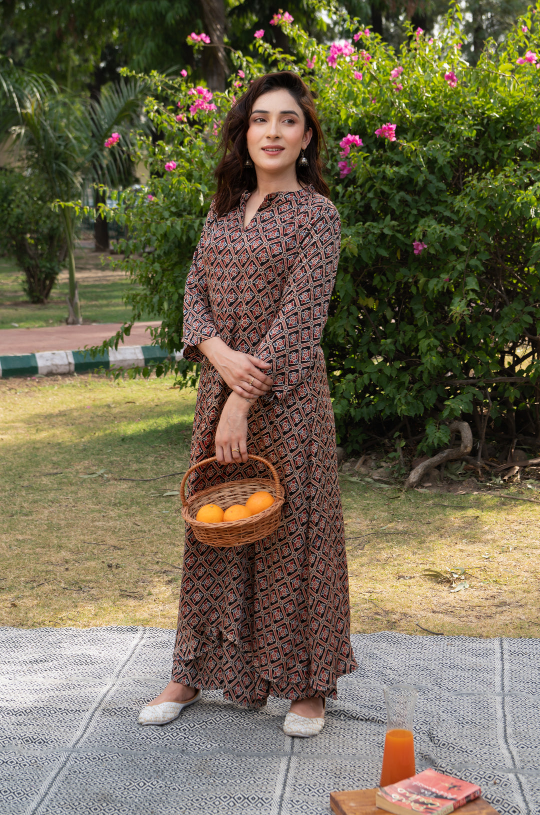 Falguni Akrakh Modal Satin Suit