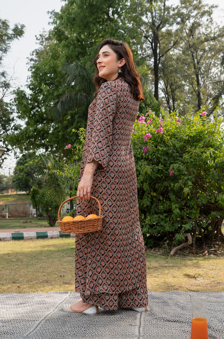 Falguni Akrakh Modal Satin Suit