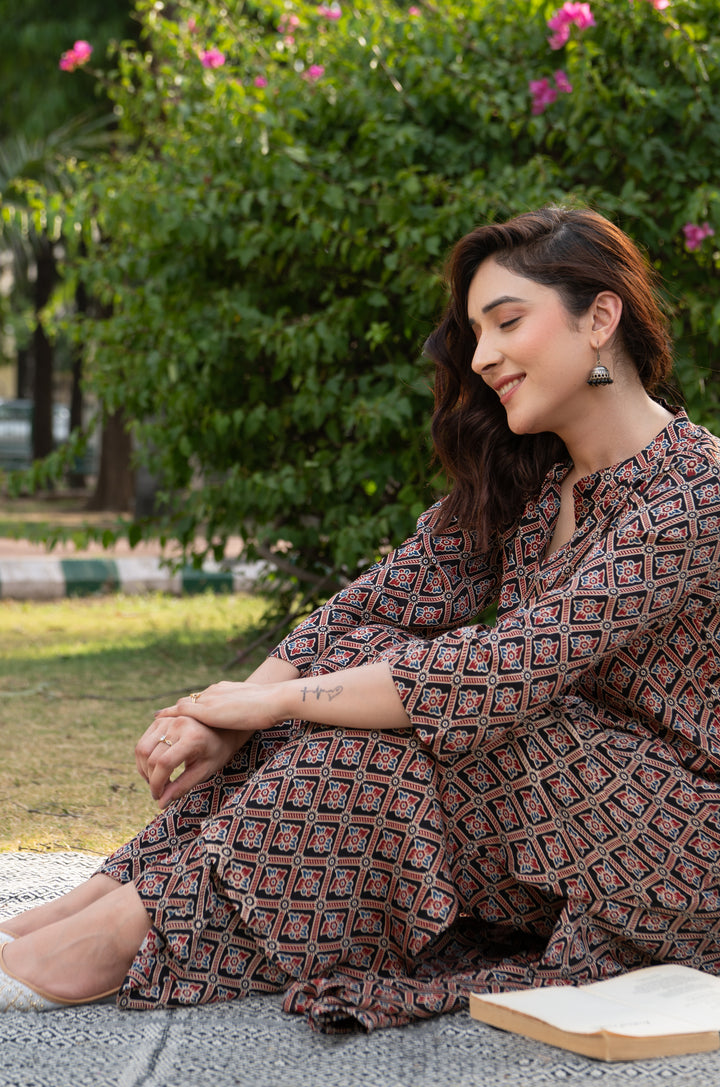 Falguni Akrakh Modal Satin Suit