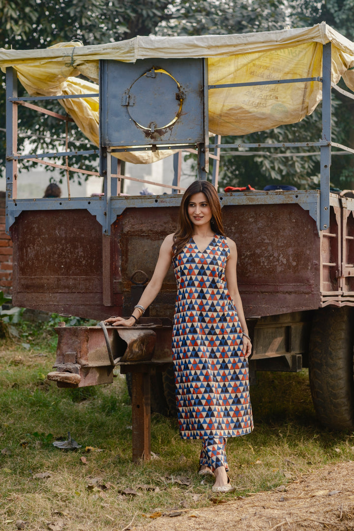 Multicolor Sleeveless Kurta Set