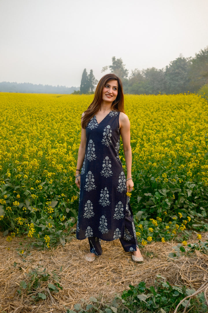 Black Sleeveless Cotton Kurta Set