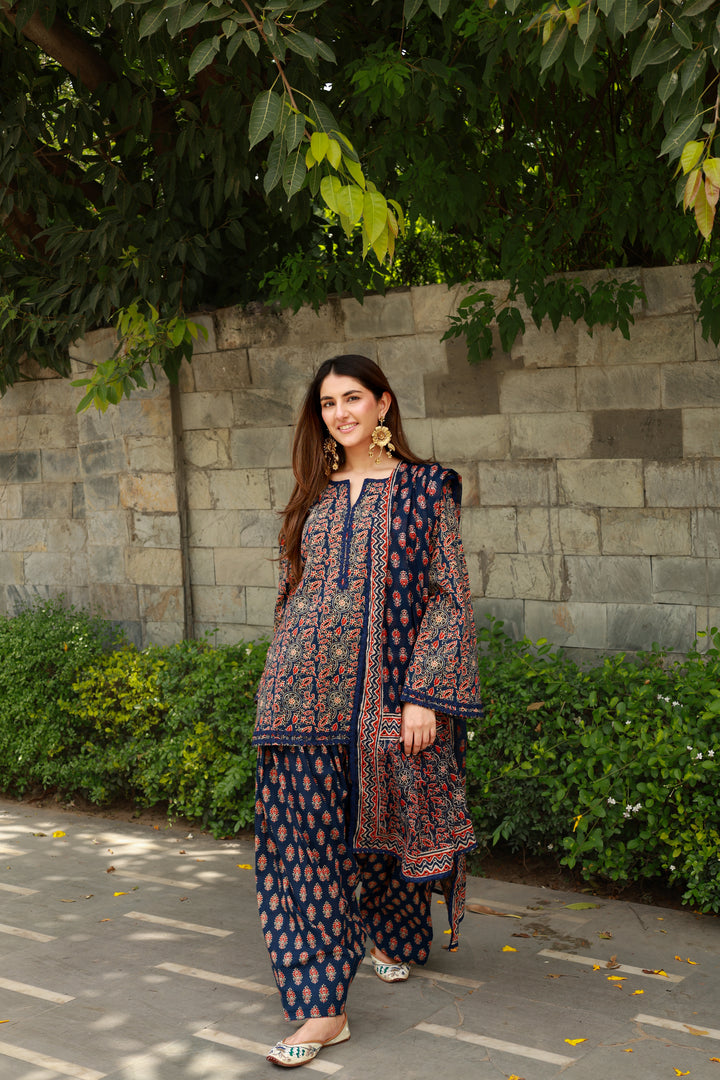 Hansika Blue Cotton Farshi Set