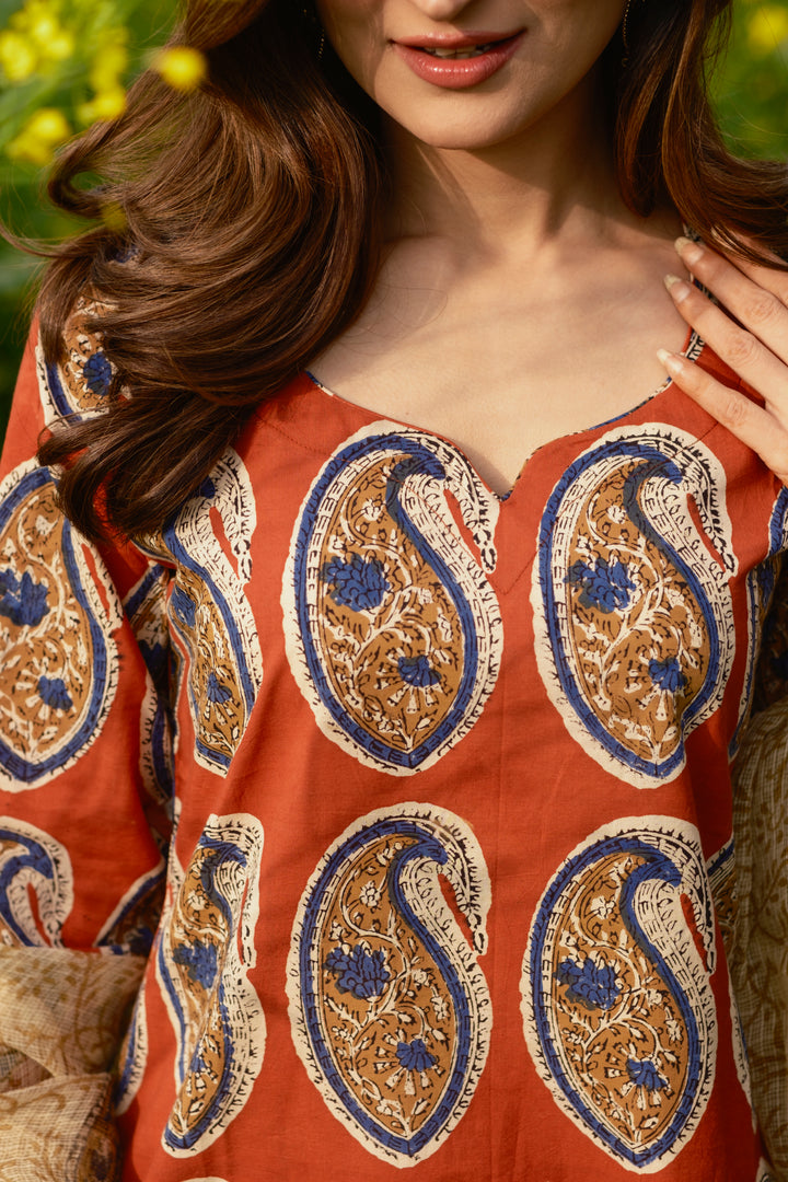 Red Handblock Straight Suit Set