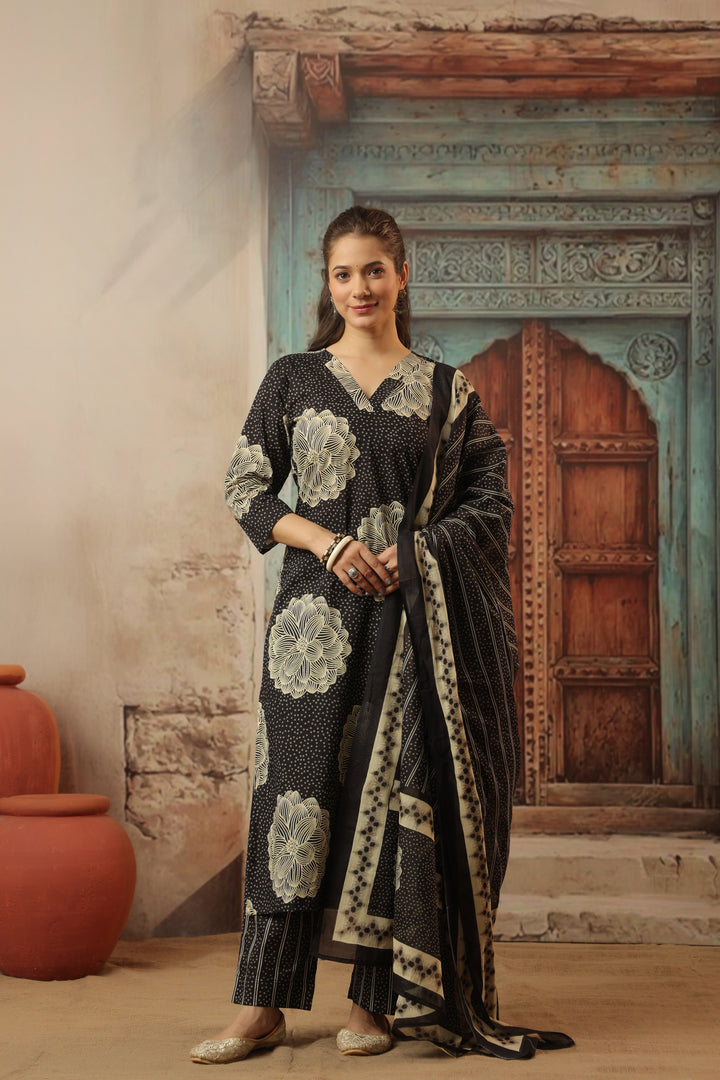 Veena Black Cotton Kurta Set