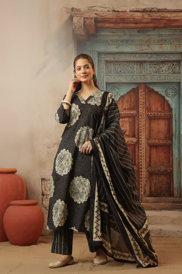 Veena Black Cotton Kurta Set