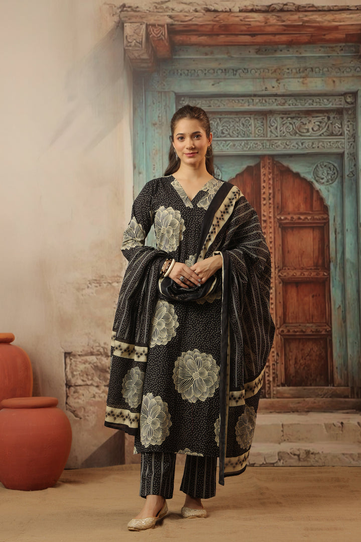 Veena Black Cotton Kurta Set