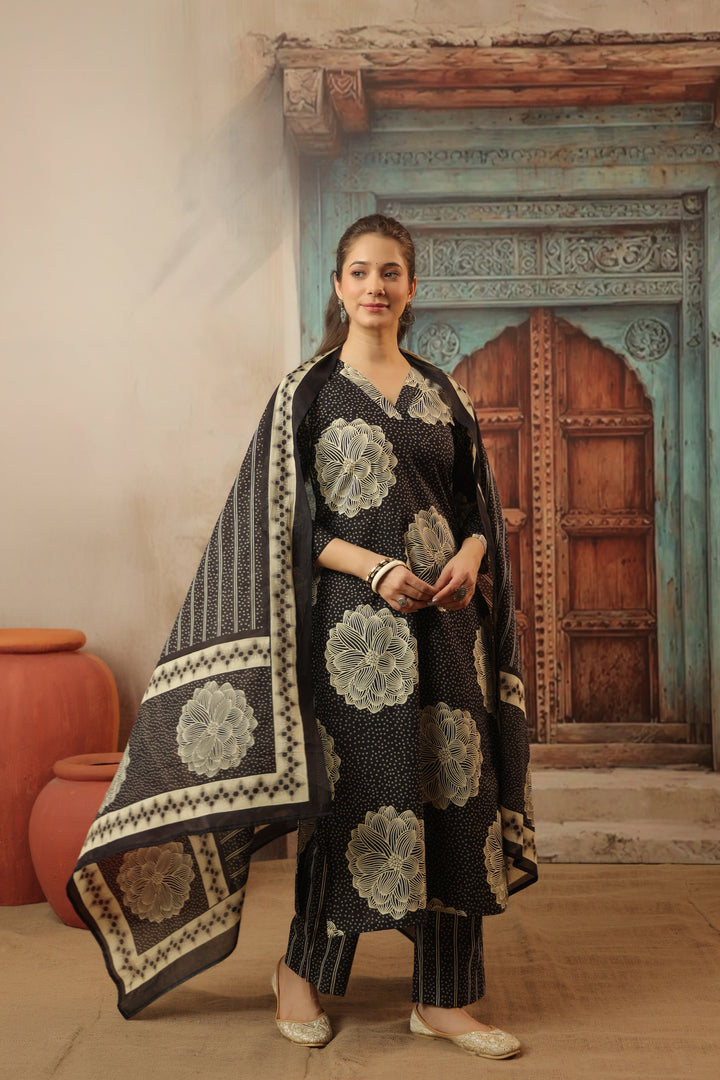 Veena Black Cotton Kurta Set