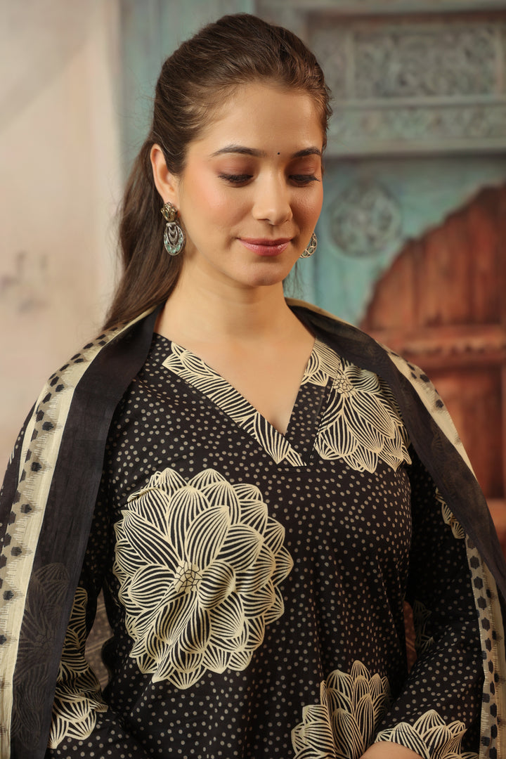Veena Black Cotton Kurta Set