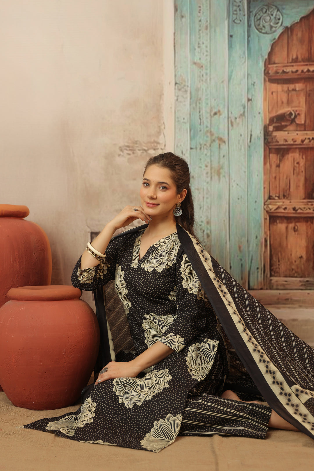 Veena Black Cotton Kurta Set