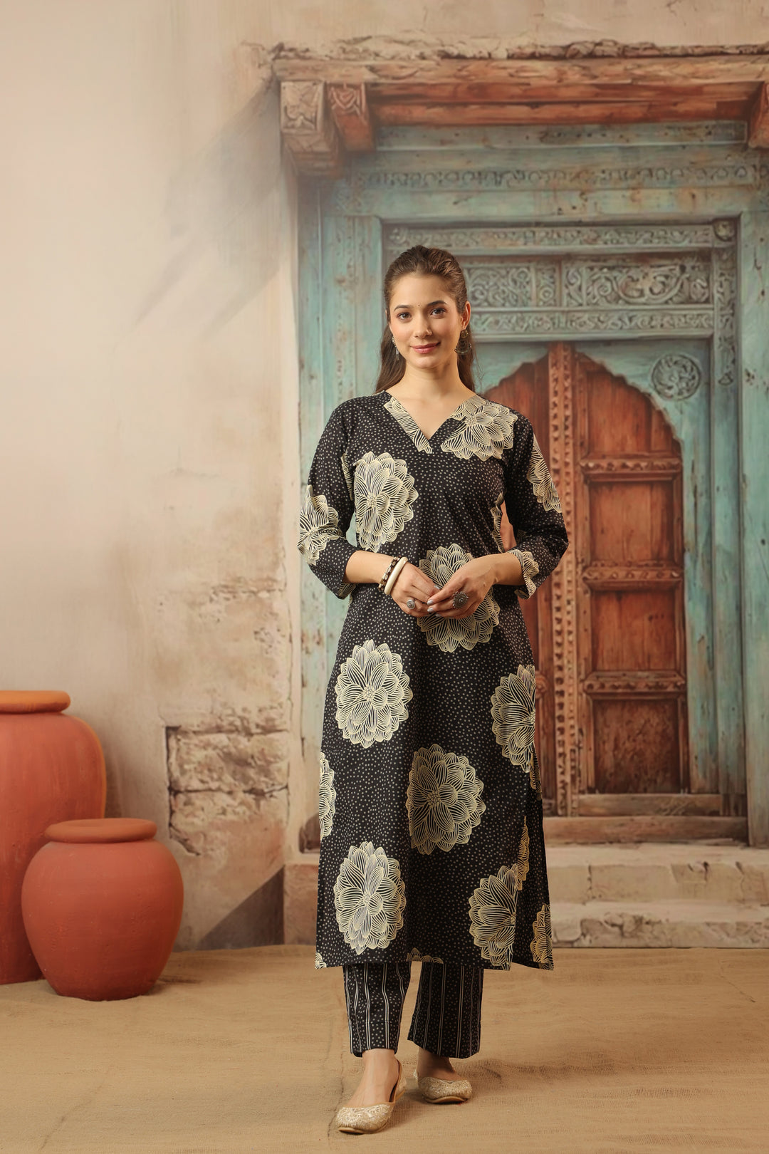 Veena Black Cotton Kurta Set